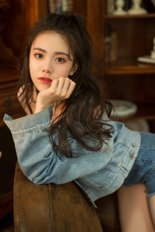 色女子